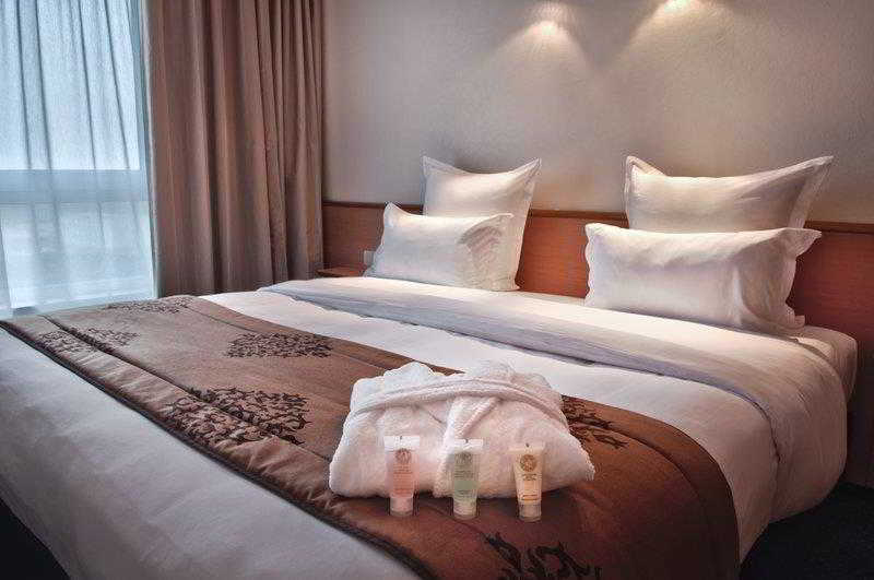 Western Paris Hotel